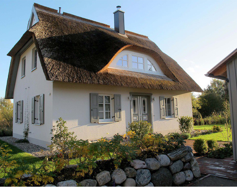 Neues Reetdachhaus an der Ostsee kaufen Bonava